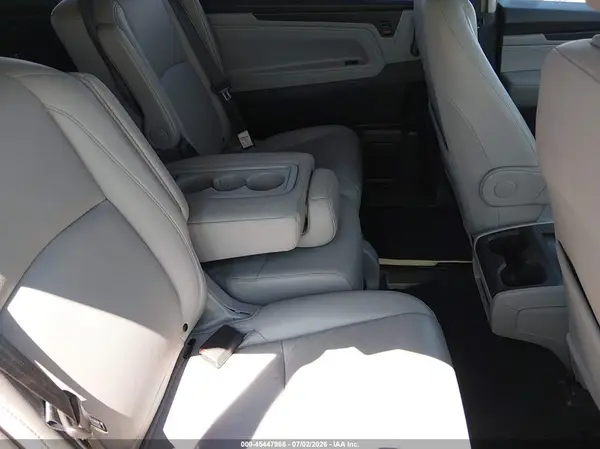5FNRL6H76JB090597 2018 HONDA ODYSSEY - Image 8