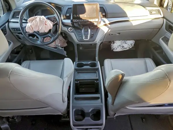 5FNRL6H76JB100674 2018 HONDA ODYSSEY - Image 8