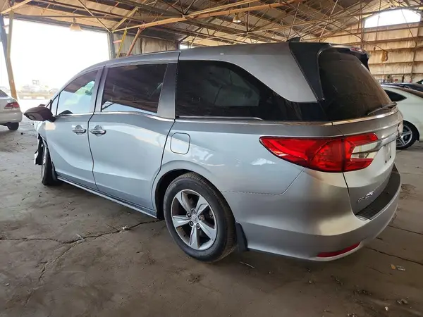 5FNRL6H76JB101128 2018 HONDA ODYSSEY - Image 2