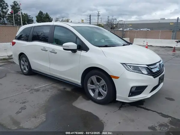 5FNRL6H76JB104806 2018 HONDA ODYSSEY - Image 1