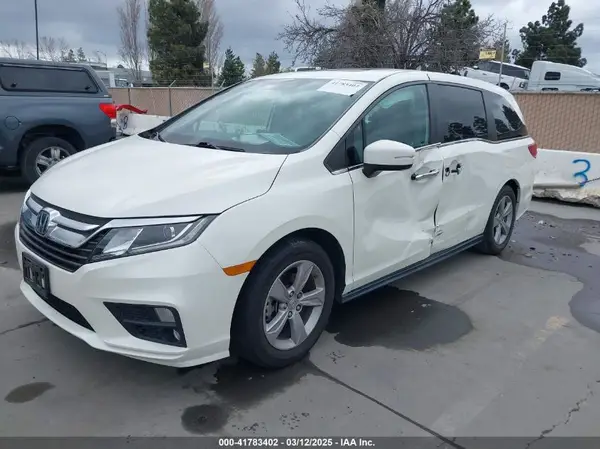 5FNRL6H76JB104806 2018 HONDA ODYSSEY - Image 2