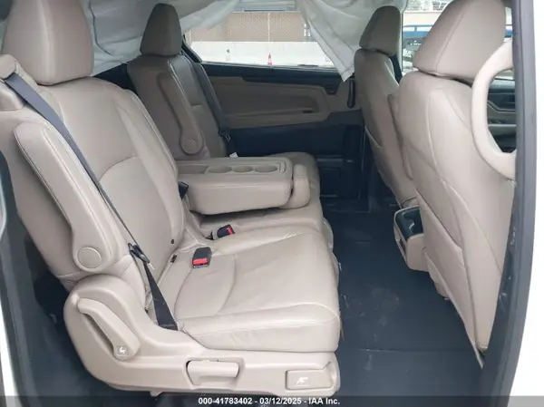 5FNRL6H76JB104806 2018 HONDA ODYSSEY - Image 8