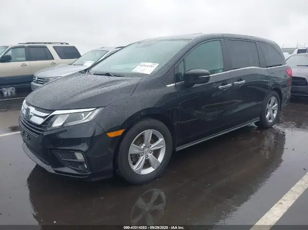 5FNRL6H76JB110556 2018 HONDA ODYSSEY - Image 2