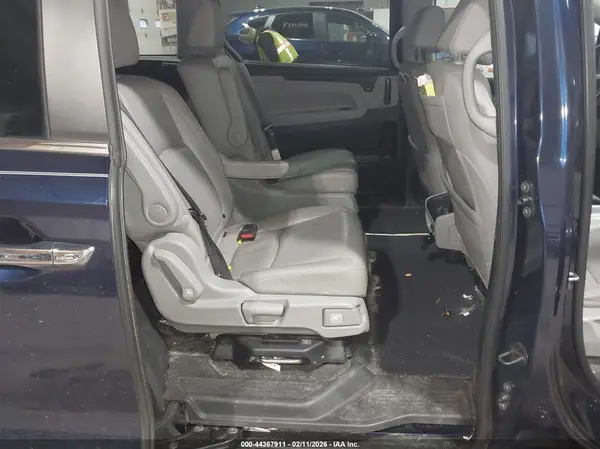 5FNRL6H76JB111447 2018 HONDA ODYSSEY - Image 8