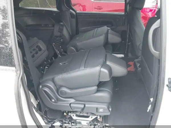 5FNRL6H76PB022180 2023 HONDA ODYSSEY - Image 8