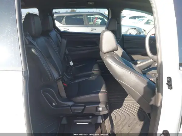 5FNRL6H76PB036077 2023 HONDA ODYSSEY - Image 8