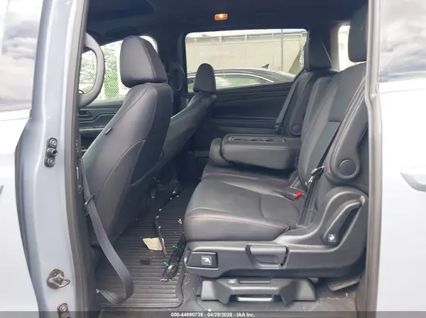 5FNRL6H76RB018357 2024 HONDA ODYSSEY - Image 8