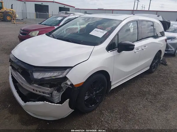 5FNRL6H76RB057028 2024 HONDA ODYSSEY - Image 2