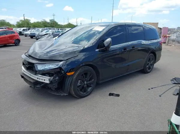5FNRL6H76RB066375 2024 HONDA ODYSSEY - Image 2