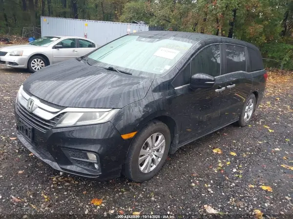 5FNRL6H77JB004519 2018 HONDA ODYSSEY - Image 2