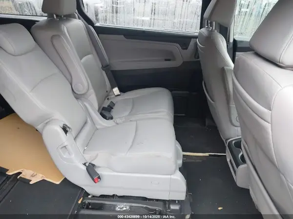 5FNRL6H77JB004519 2018 HONDA ODYSSEY - Image 8