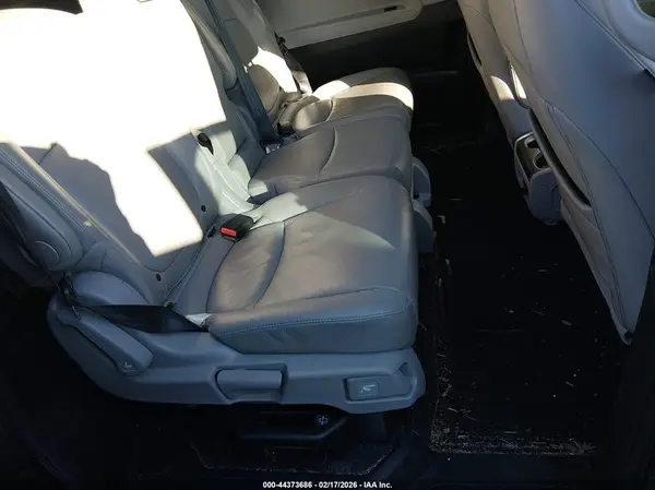 5FNRL6H77JB005332 2018 HONDA ODYSSEY - Image 8