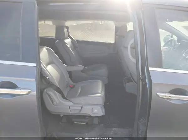 5FNRL6H77JB011583 2018 HONDA ODYSSEY - Image 8