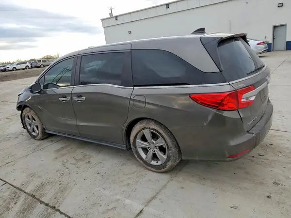 5FNRL6H77JB012944 2018 HONDA ODYSSEY - Image 2
