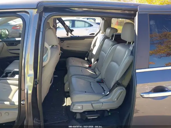 5FNRL6H77JB015777 2018 HONDA ODYSSEY - Image 8