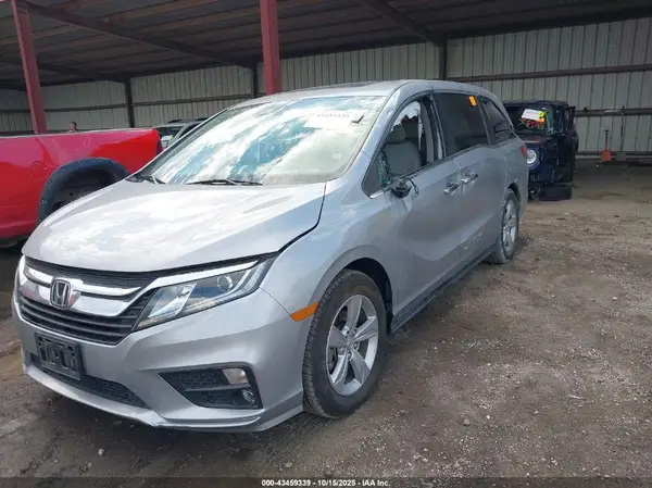 5FNRL6H77JB018789 2018 HONDA ODYSSEY - Image 2