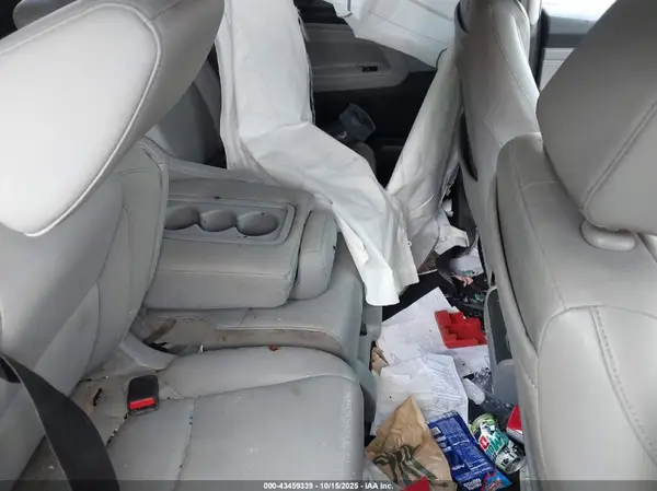 5FNRL6H77JB018789 2018 HONDA ODYSSEY - Image 8