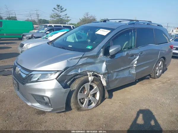 5FNRL6H77JB021045 2018 HONDA ODYSSEY - Image 2