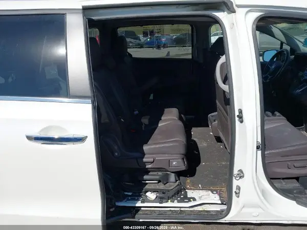 5FNRL6H77JB032482 2018 HONDA ODYSSEY - Image 8