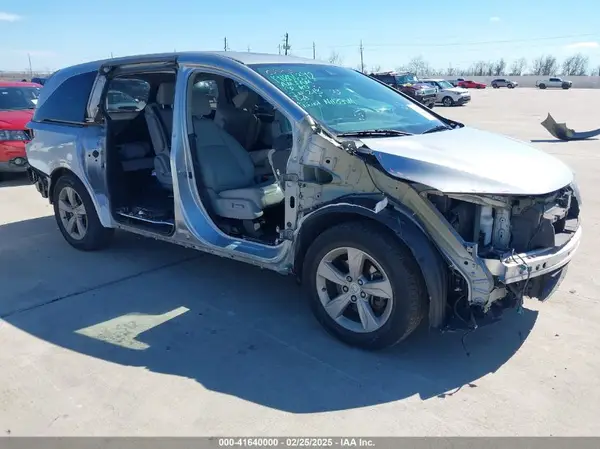 5FNRL6H77JB042994 2018 HONDA ODYSSEY - Image 1