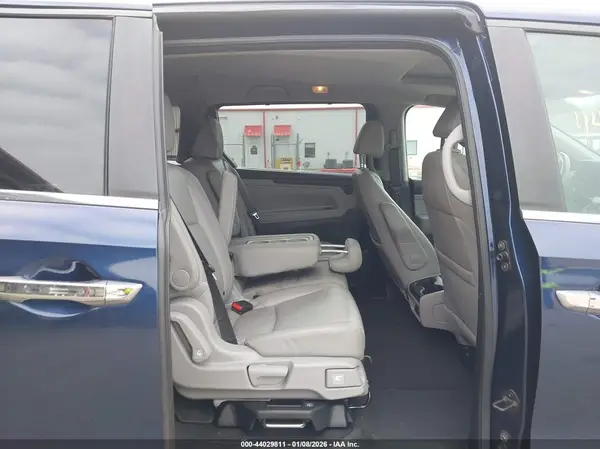 5FNRL6H77JB059858 2018 HONDA ODYSSEY - Image 8