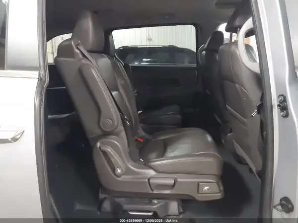 5FNRL6H77JB077650 2018 HONDA ODYSSEY - Image 8