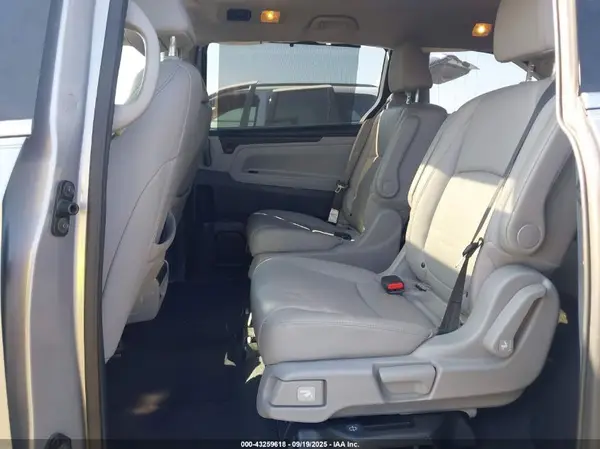 5FNRL6H77JB091077 2018 HONDA ODYSSEY - Image 8