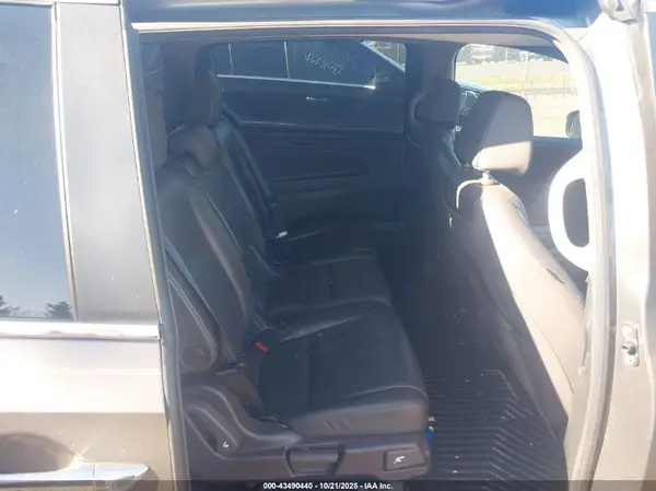 5FNRL6H77JB092438 2018 HONDA ODYSSEY - Image 8
