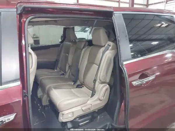 5FNRL6H77JB103888 2018 HONDA ODYSSEY - Image 8