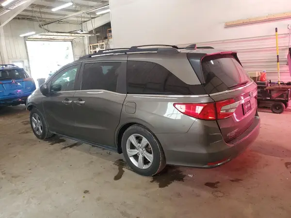 5FNRL6H78JB013469 2018 HONDA ODYSSEY - Image 2