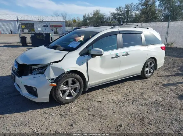 5FNRL6H78JB032491 2018 HONDA ODYSSEY - Image 2