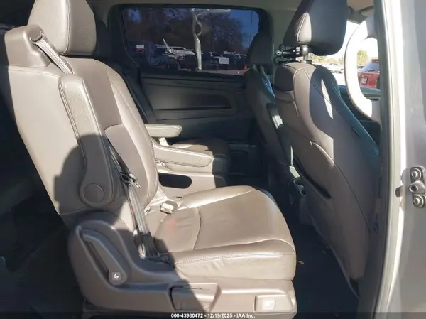 5FNRL6H78JB048951 2018 HONDA ODYSSEY - Image 8
