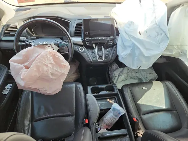 5FNRL6H78JB050277 2018 HONDA ODYSSEY - Image 8
