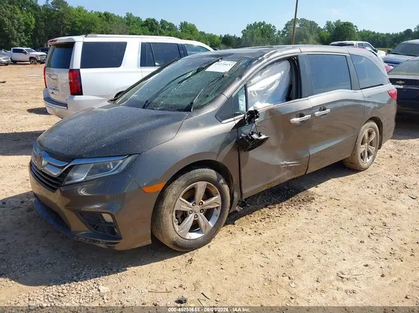 5FNRL6H78JB063708 2018 HONDA ODYSSEY - Image 2