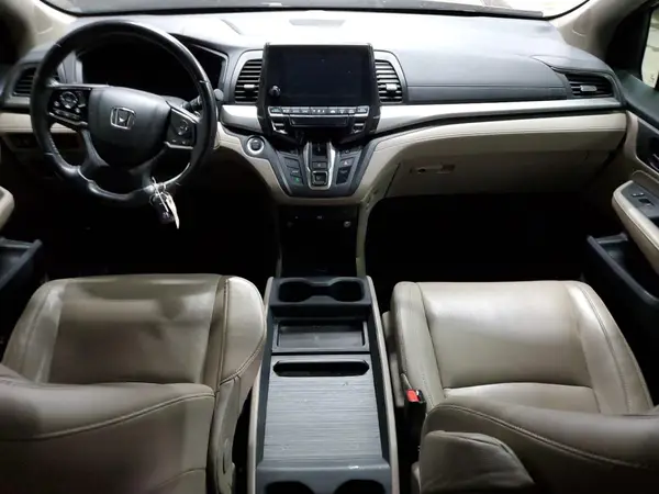 5FNRL6H78JB064082 2018 HONDA ODYSSEY - Image 8