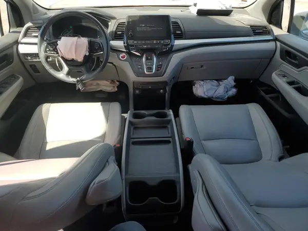 5FNRL6H78JB070870 2018 HONDA ODYSSEY - Image 8
