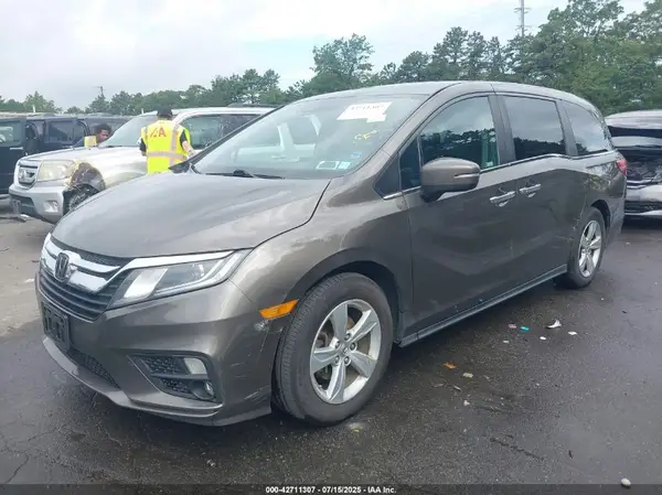 5FNRL6H78JB090908 2018 HONDA ODYSSEY - Image 2