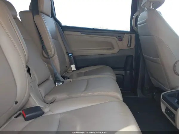 5FNRL6H78JB097129 2018 HONDA ODYSSEY - Image 8