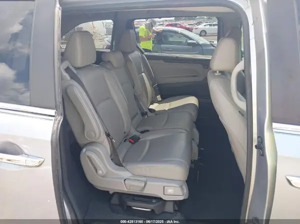 5FNRL6H78JB098586 2018 HONDA ODYSSEY - Image 8