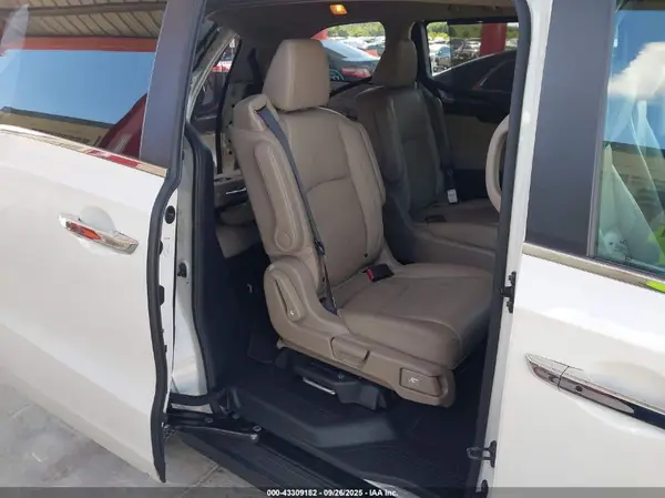 5FNRL6H78JB103415 2018 HONDA ODYSSEY - Image 8