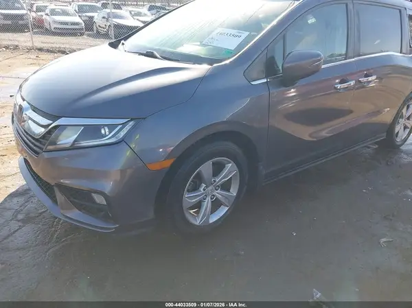 5FNRL6H78JB108260 2018 HONDA ODYSSEY - Image 2