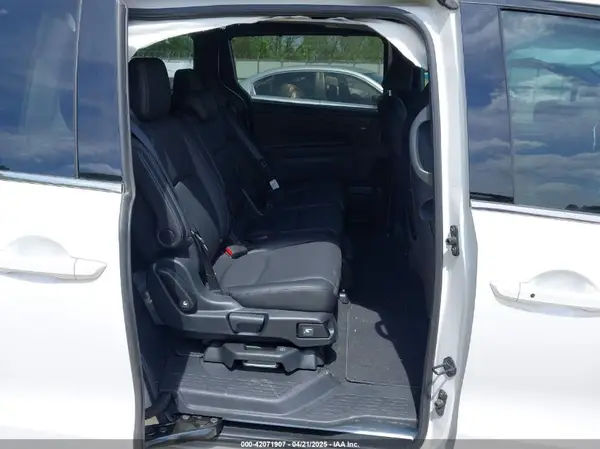 5FNRL6H78RB064563 2024 HONDA ODYSSEY - Image 8