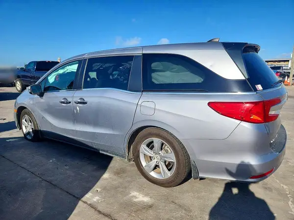 5FNRL6H79JB003792 2018 HONDA ODYSSEY - Image 2