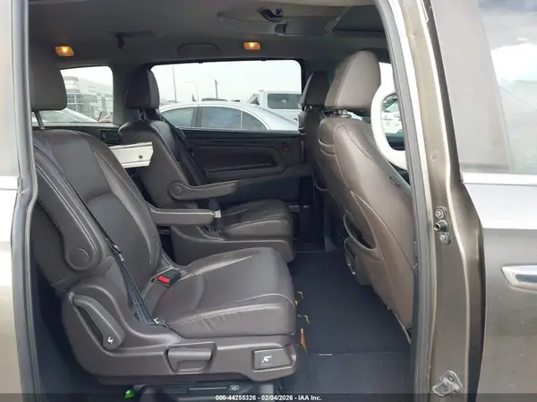 5FNRL6H79JB005560 2018 HONDA ODYSSEY - Image 8
