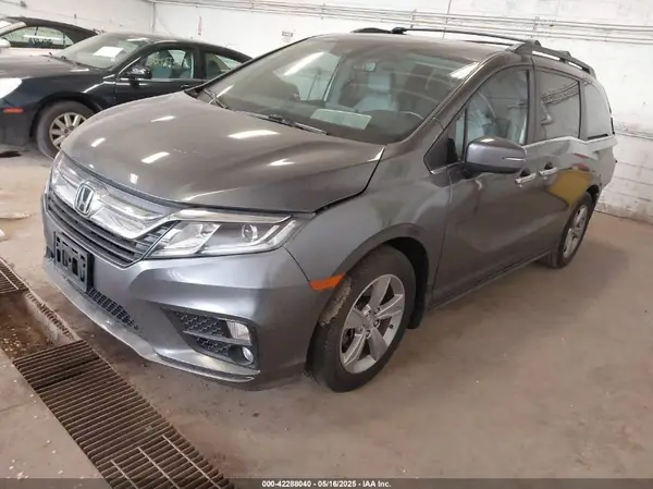 5FNRL6H79JB013982 2018 HONDA ODYSSEY - Image 2