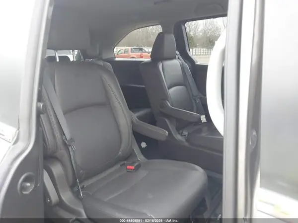 5FNRL6H79JB020334 2018 HONDA ODYSSEY - Image 8