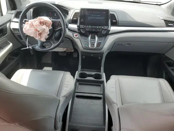 5FNRL6H79JB073261 2018 HONDA ODYSSEY - Image 8