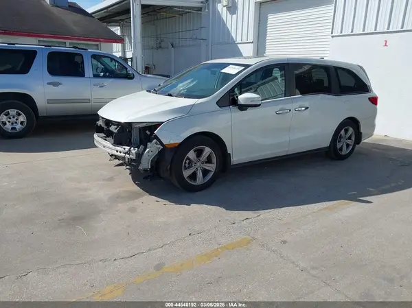 5FNRL6H79JB082400 2018 HONDA ODYSSEY - Image 2
