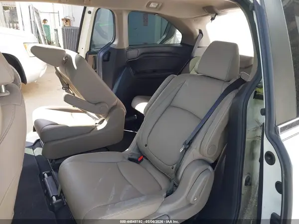 5FNRL6H79JB082400 2018 HONDA ODYSSEY - Image 8