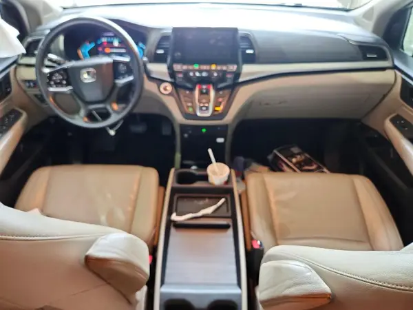 5FNRL6H79JB084423 2018 HONDA ODYSSEY - Image 8